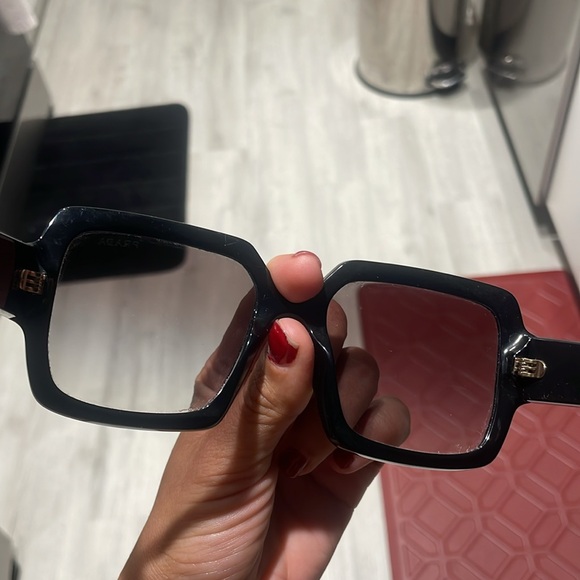 🎉HP🎉Prada oversized sunglasses - Picture 5 of 7